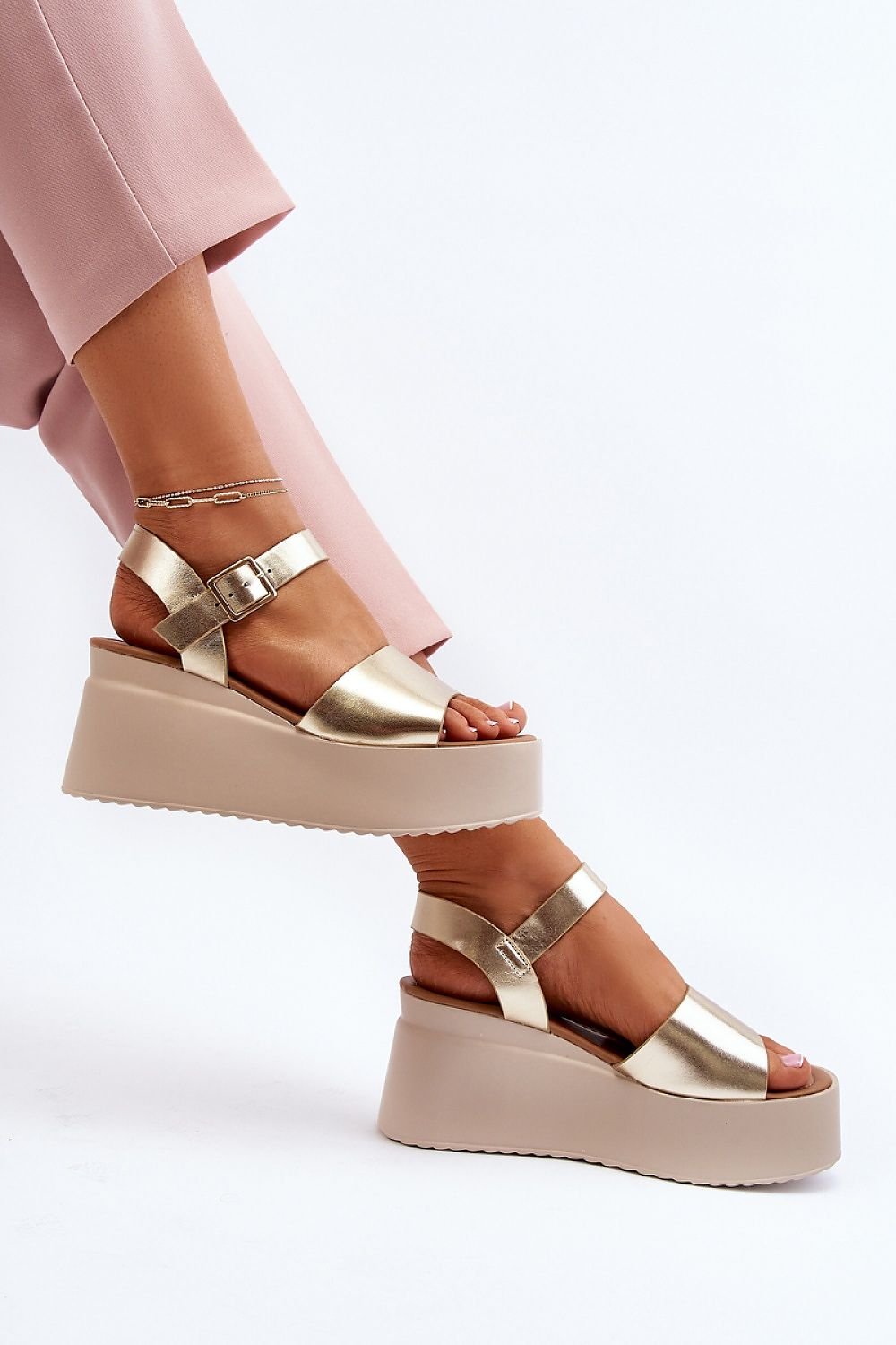 Buskin Model 195287 Step in Style