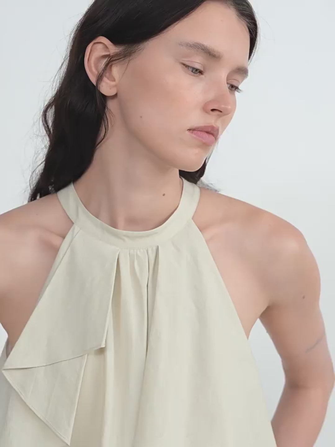 "Floating Island Manor" Small Stand-Up Collar Design Asymmetrical Halter Dress